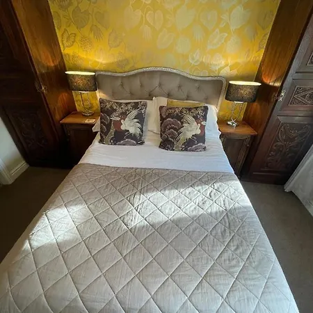 Cocketts Hotel