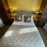 Cocketts Hotel